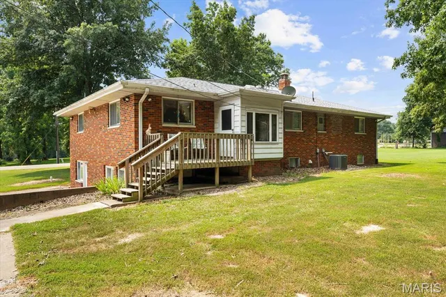 $360,000 | 8345 Highway 143, Edwardsville, IL 62025