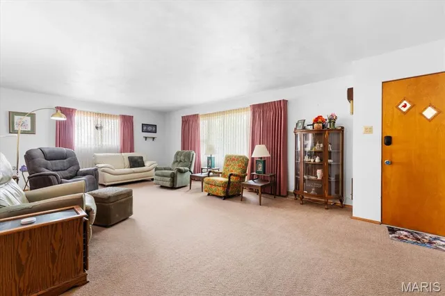 $360,000 | 8345 Highway 143, Edwardsville, IL 62025