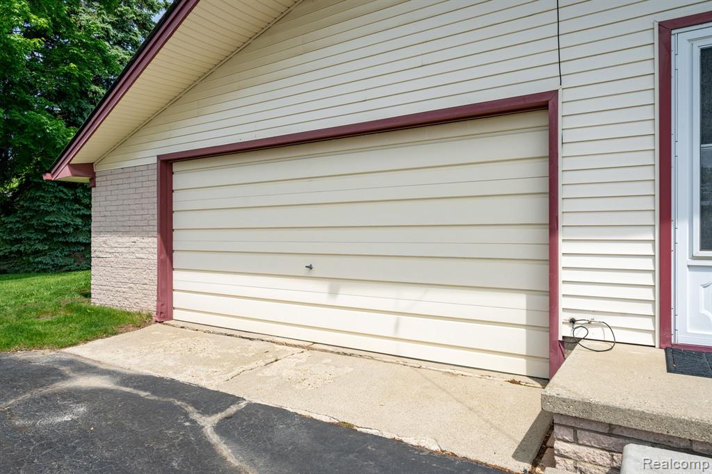 5871 Brewster Road Rochester, MI 48306 - Photo 36 of 50