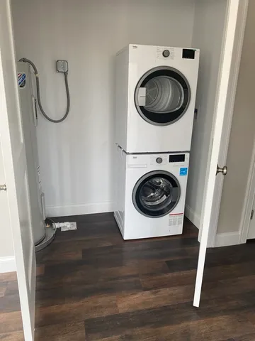 $2,300 | 734 South Street, Unit 1, Boston, MA 02131