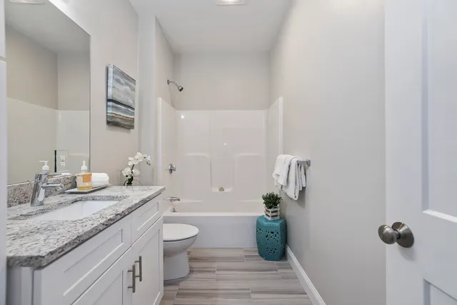 $2,300 | 734 South Street, Unit 1, Boston, MA 02131