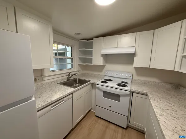 $775,000 | 140 Valley Road, Charlottesville, VA 22903