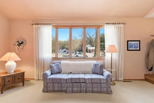 $499,000 | 816 Woodview Drive, Sun Prairie, WI 53590