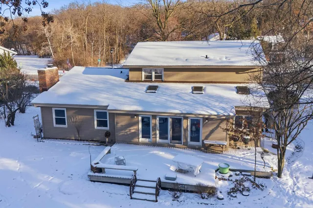 $499,000 | 816 Woodview Drive, Sun Prairie, WI 53590