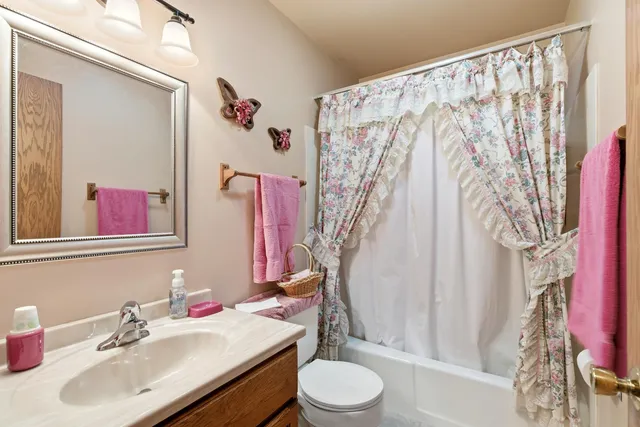 $499,000 | 816 Woodview Drive, Sun Prairie, WI 53590