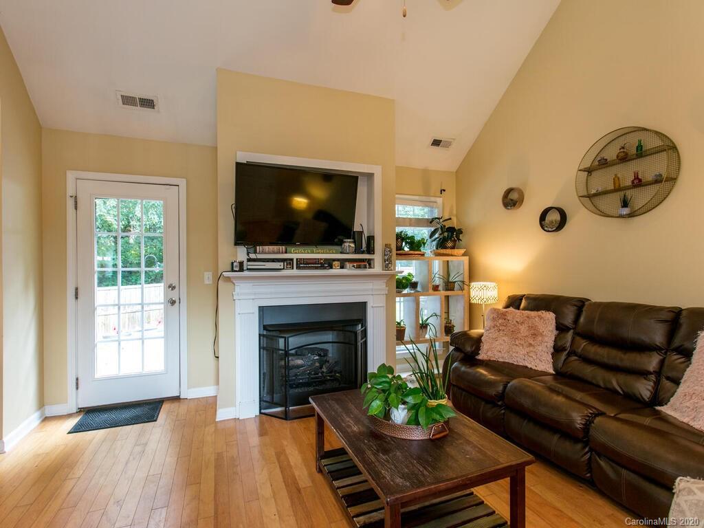 31 Wayward Path Candler, NC 28715 - Photo 11 of 26 Gallery Image 11