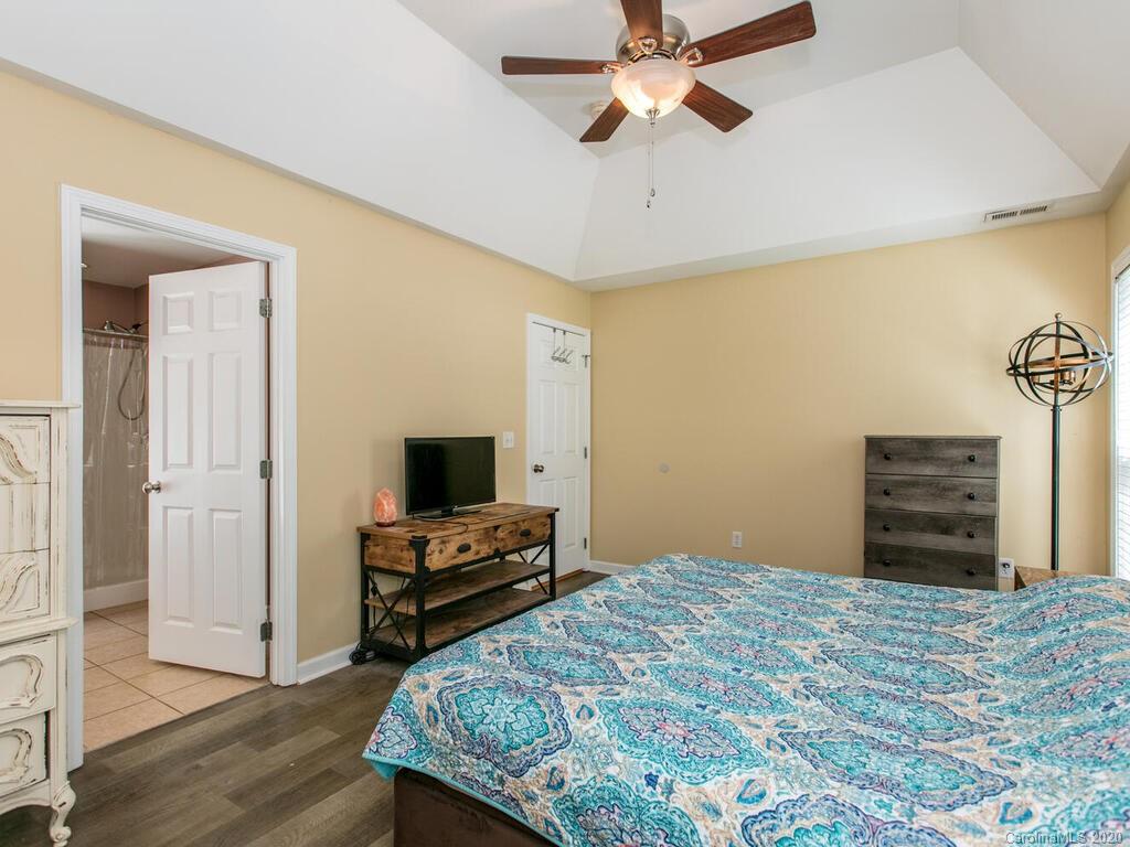 31 Wayward Path Candler, NC 28715 - Photo 17 of 26 Gallery Image 17