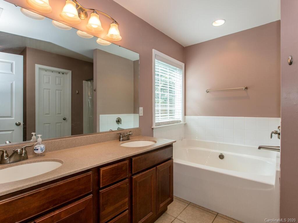 31 Wayward Path Candler, NC 28715 - Photo 19 of 26 Gallery Image 19