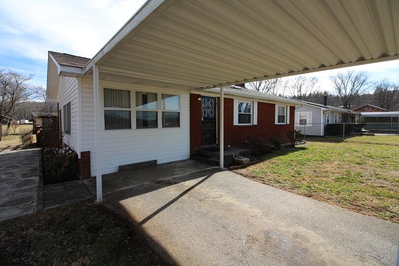 212 Old Bridge Road Townsend, TN 37882 - Photo 2 of 16 IMG_2090