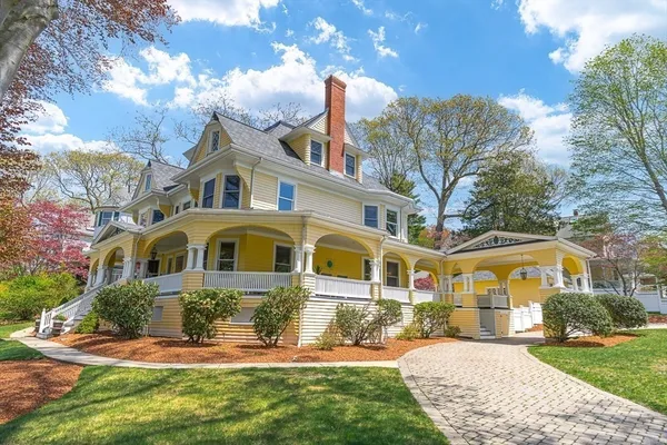 $2,495,000 | 112 Highland Avenue, Winchester, MA 01890