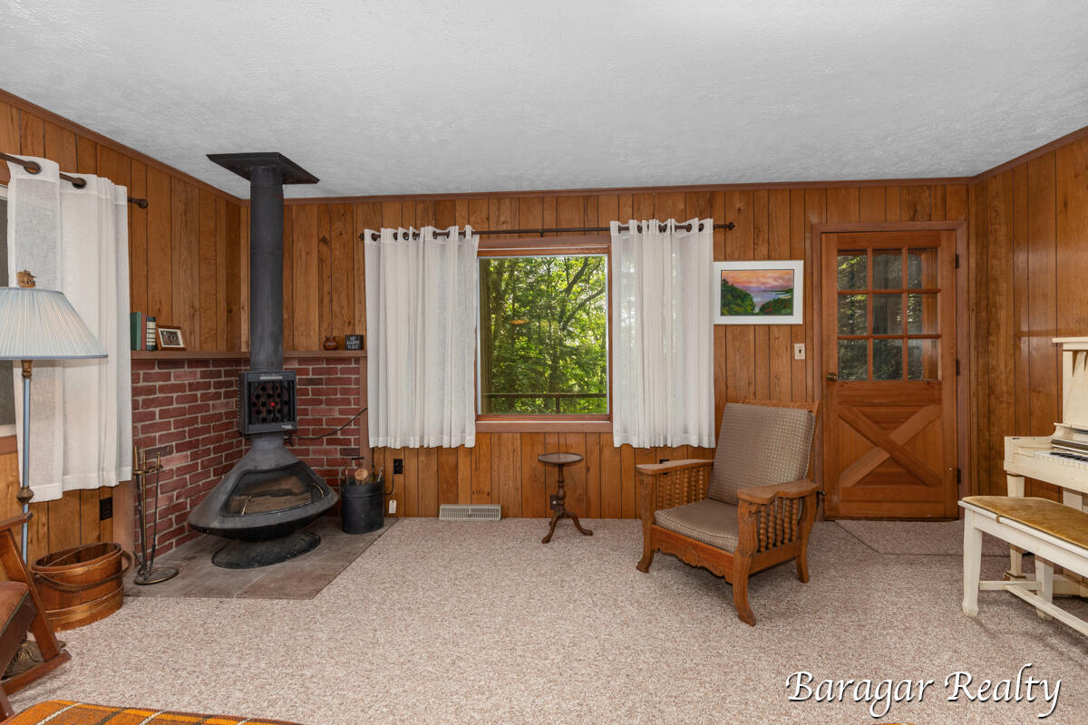 1540 West Ridge Road Newaygo, MI 49337 - Photo 9 of 33 IMG_1003 (1)