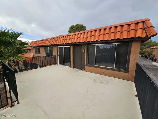 $1,250 | 221 Brookside Lane, Unit D, Las Vegas, NV 89107