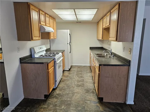 $1,195 | 221 Brookside Lane, Unit D, Las Vegas, NV 89107