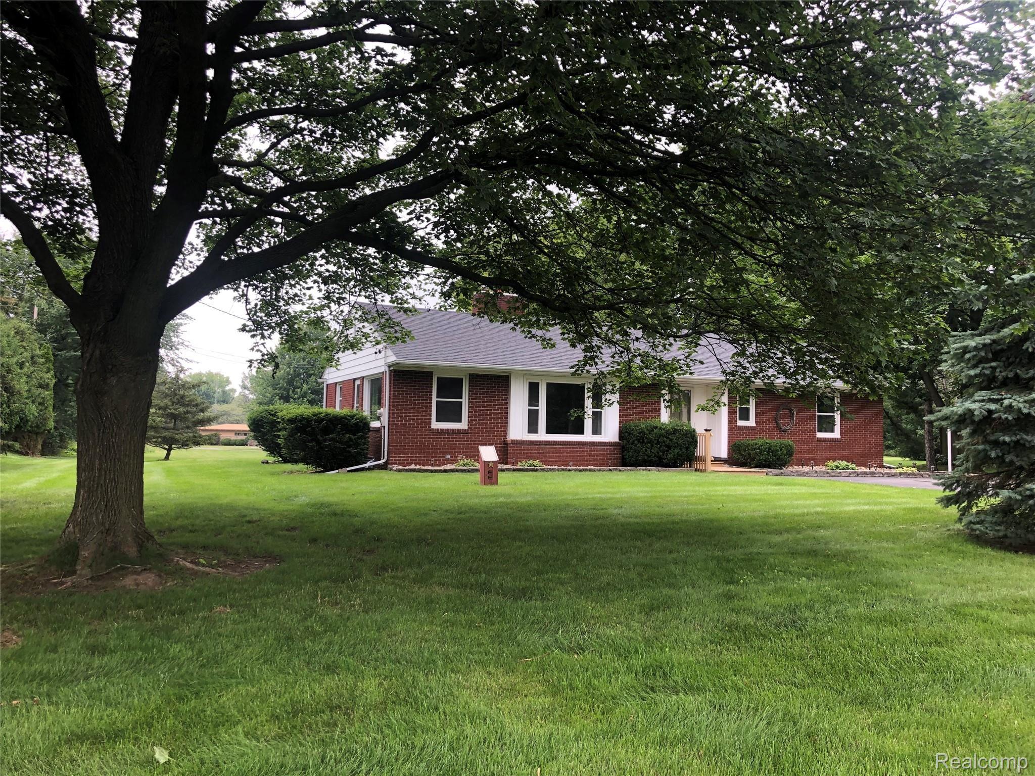 6281 Perry Road Grand Blanc, MI 48439 - Photo 3 of 24 Perry front side 2.jpg
