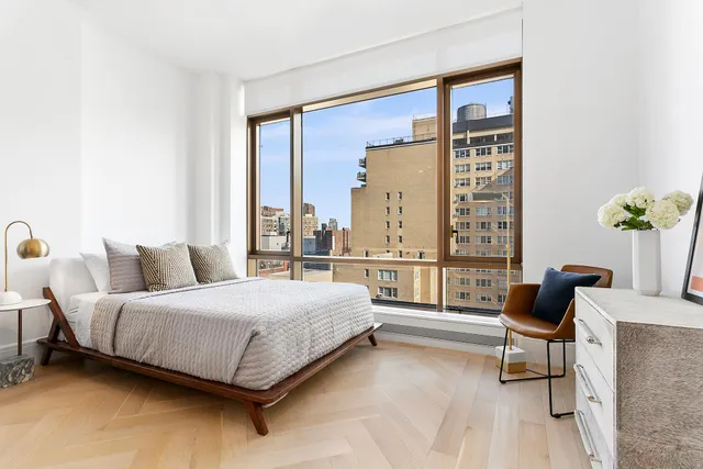 $1,175,000 | 215 East 19th Street, Unit 2G | Gramercy