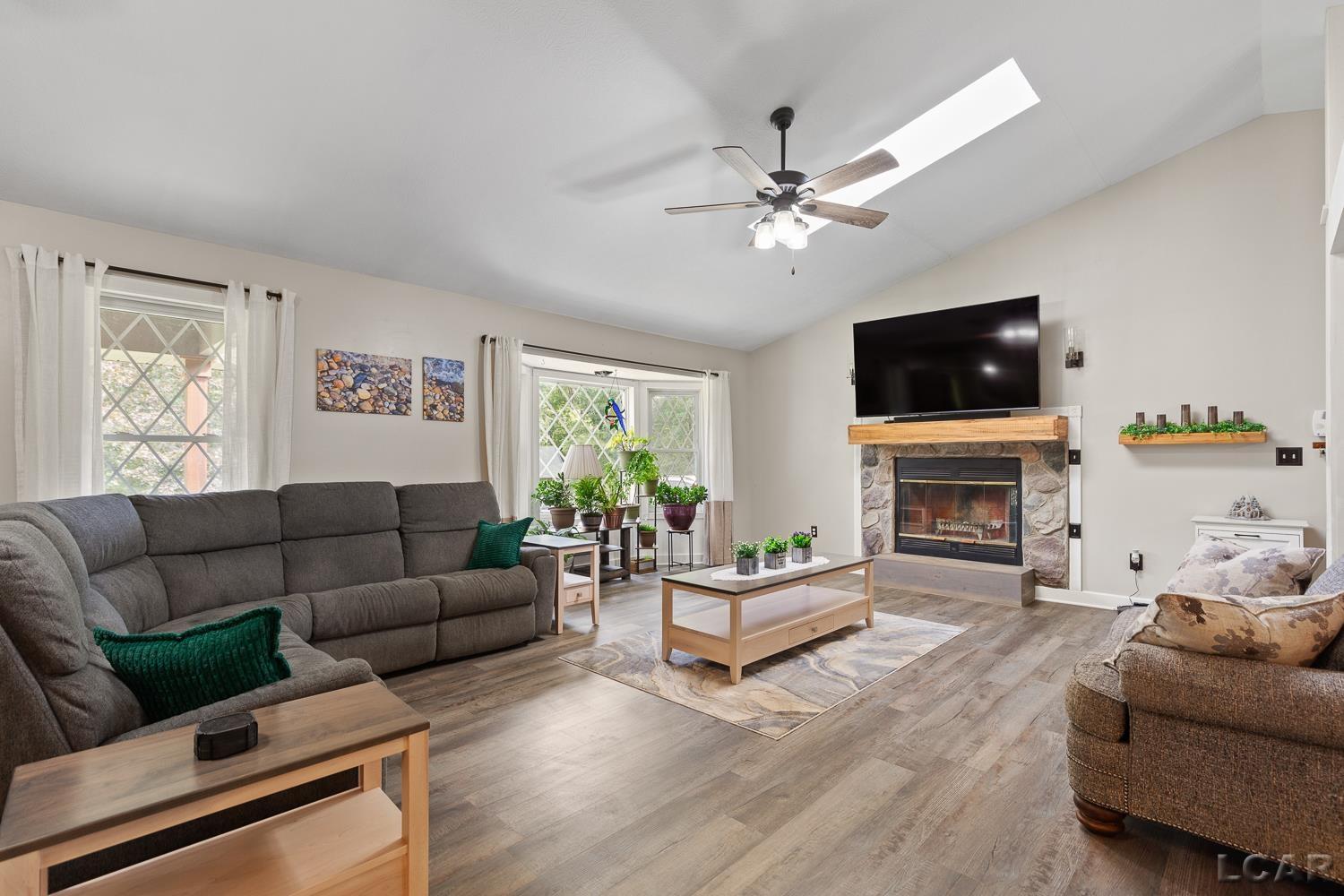 5252 Draper Road Jackson, MI 49201 - Photo 15 of 86 50188012-49fbe8cb-126b-4cb4-82fc-fb56e377a3de.JPG