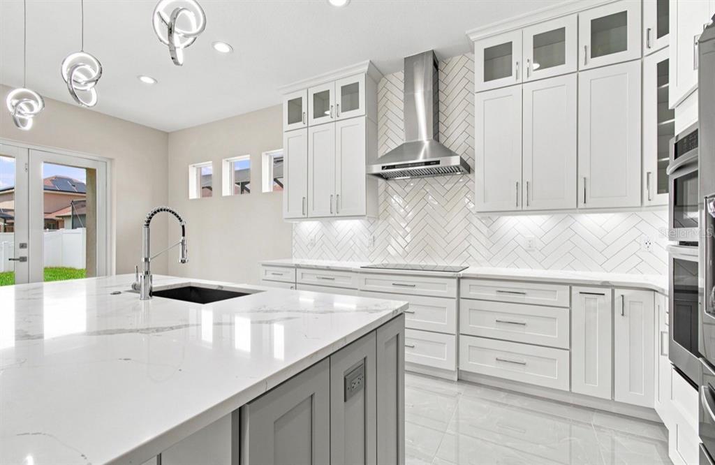 15436 Casey Road Tampa, FL 33624 - Photo 4 of 100 Gallery Image 4