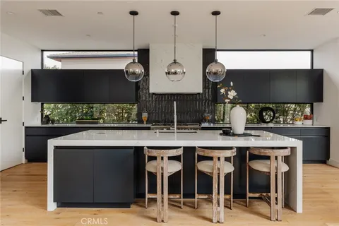 $3,795,000 | 7200 Kentwood Avenue, Los Angeles, CA 90045