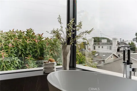 $3,795,000 | 7200 Kentwood Avenue, Los Angeles, CA 90045