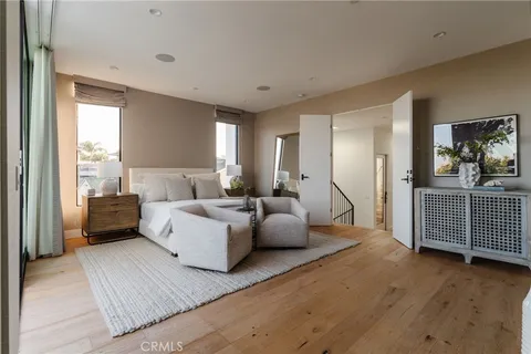 $3,795,000 | 7200 Kentwood Avenue, Los Angeles, CA 90045