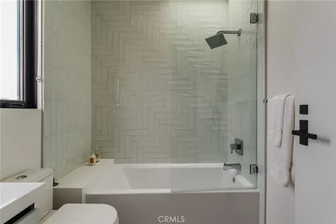 $3,795,000 | 7200 Kentwood Avenue, Los Angeles, CA 90045