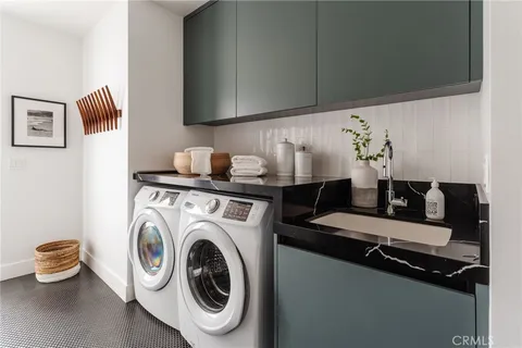 $3,795,000 | 7200 Kentwood Avenue, Los Angeles, CA 90045