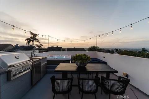 $3,795,000 | 7200 Kentwood Avenue, Los Angeles, CA 90045