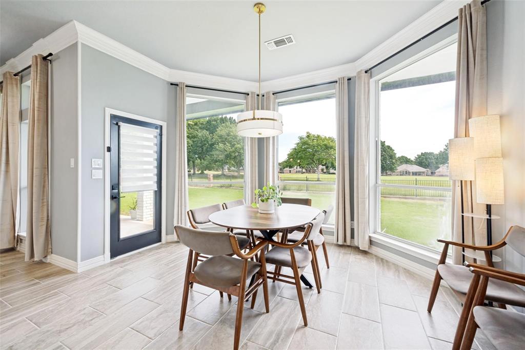 818 Riviera Drive Mansfield, TX 76063 - Photo 21 of 24 Dining area