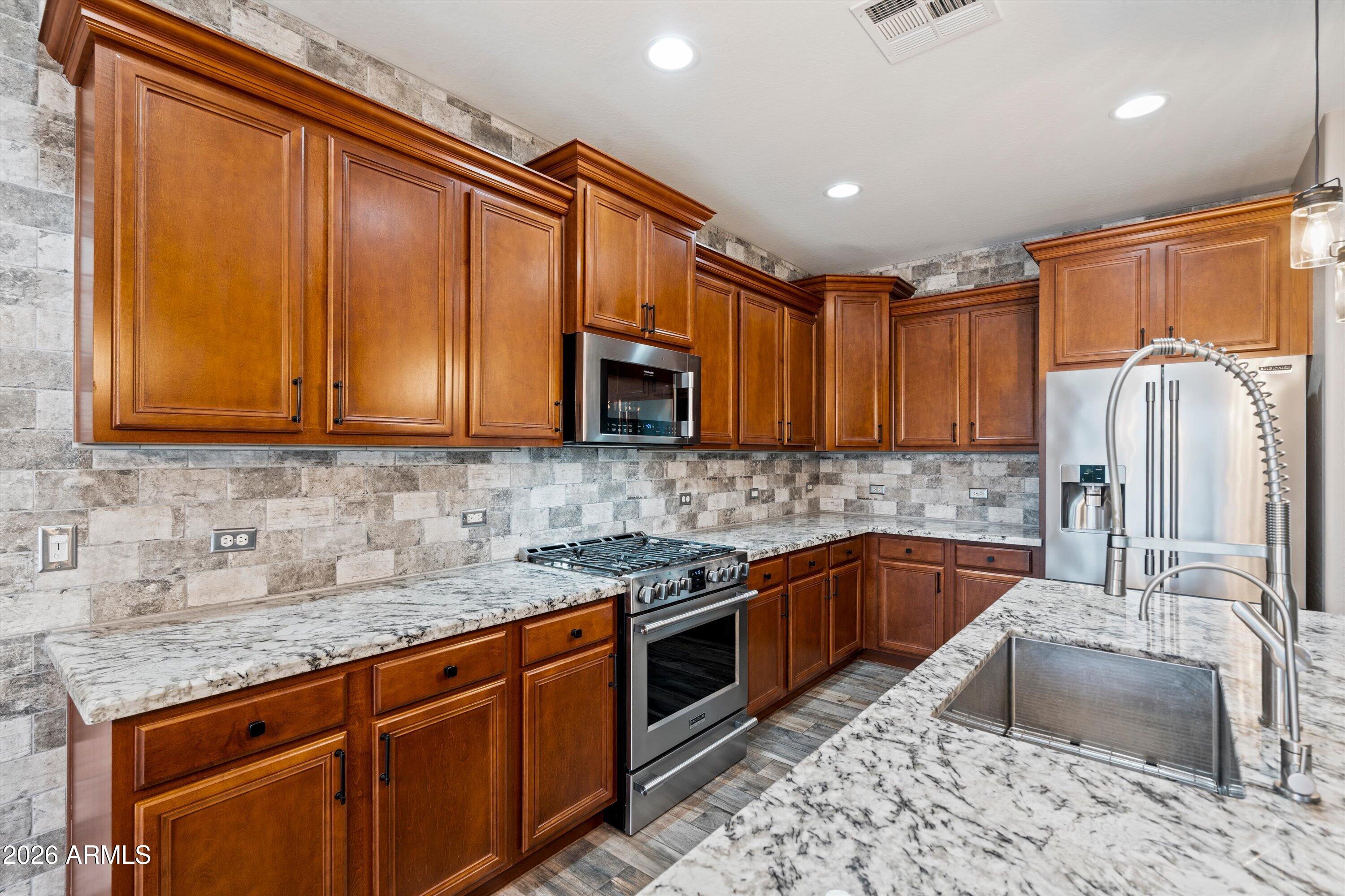 2020 West Bajada Road Phoenix, AZ 85085 - Photo 8 of 53 14-Kitchen