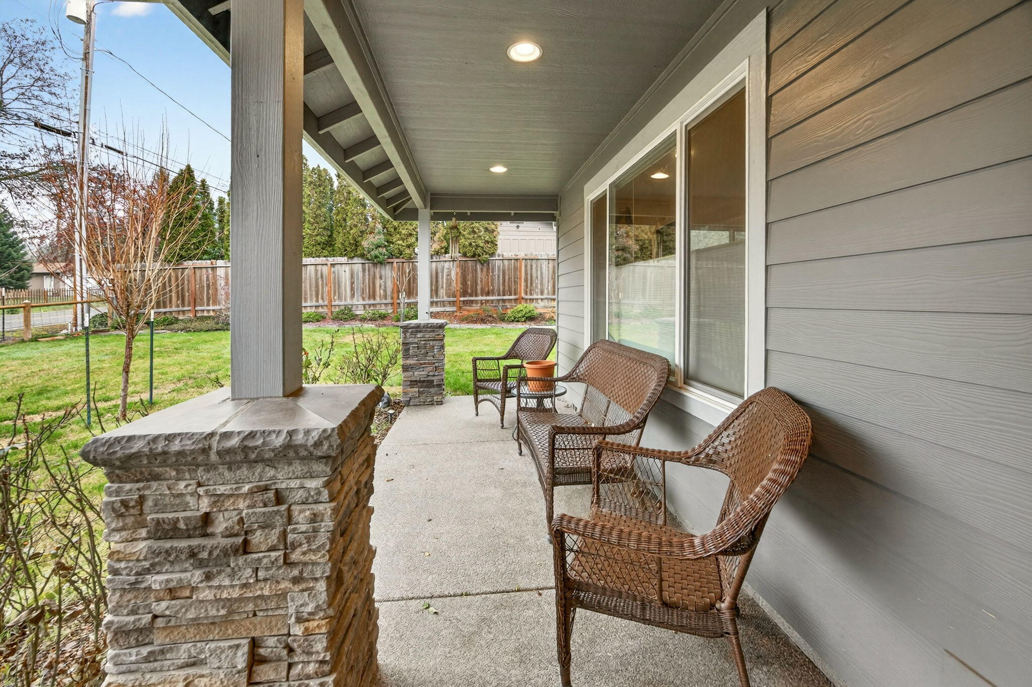 268 Crestview Loop Grants Pass, OR 97527 - Photo 15 of 29 15