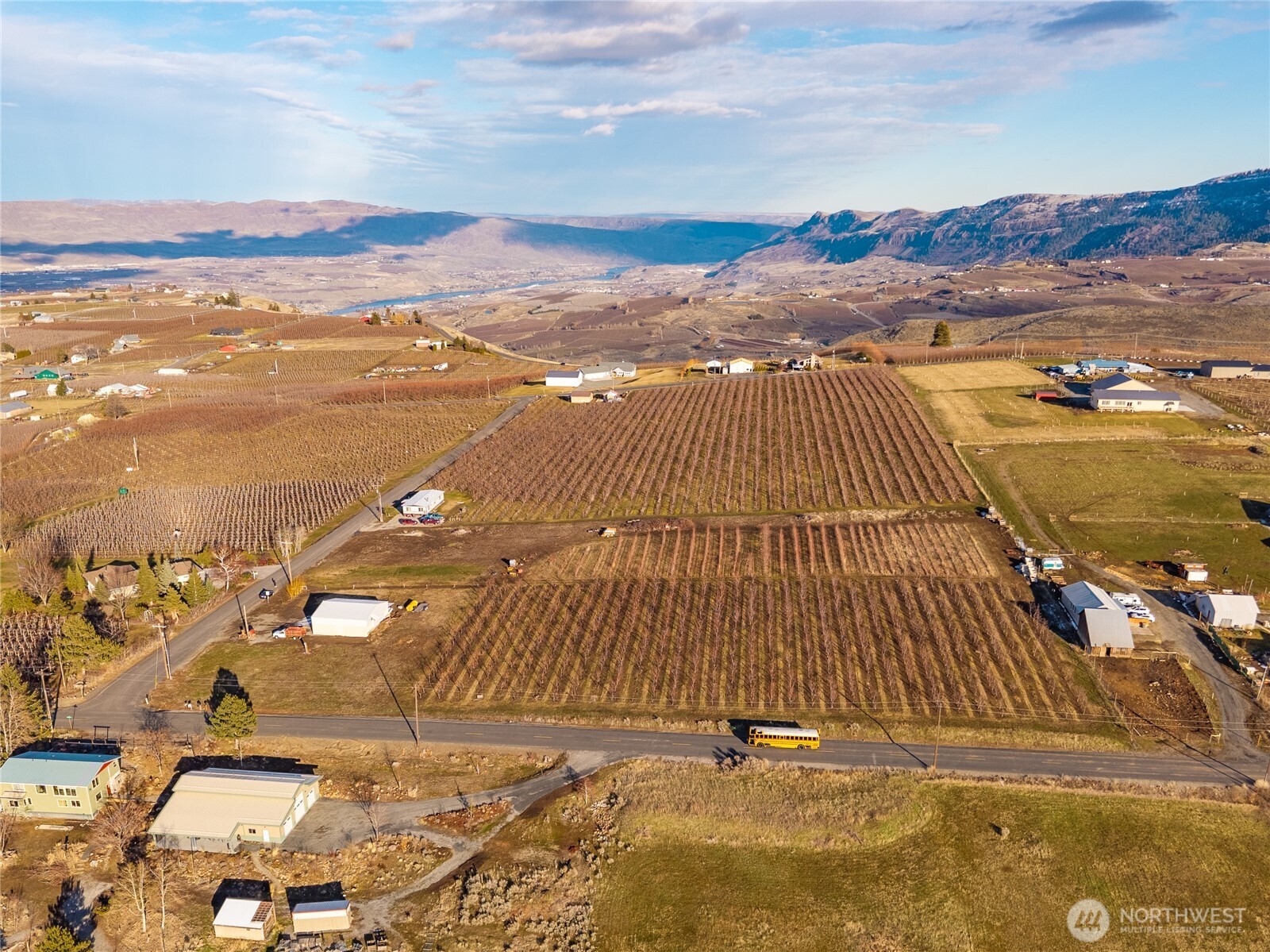 4105 Jim Smith Road Wenatchee, WA 98801 - Photo 8 of 9 a view of an ocean with city view