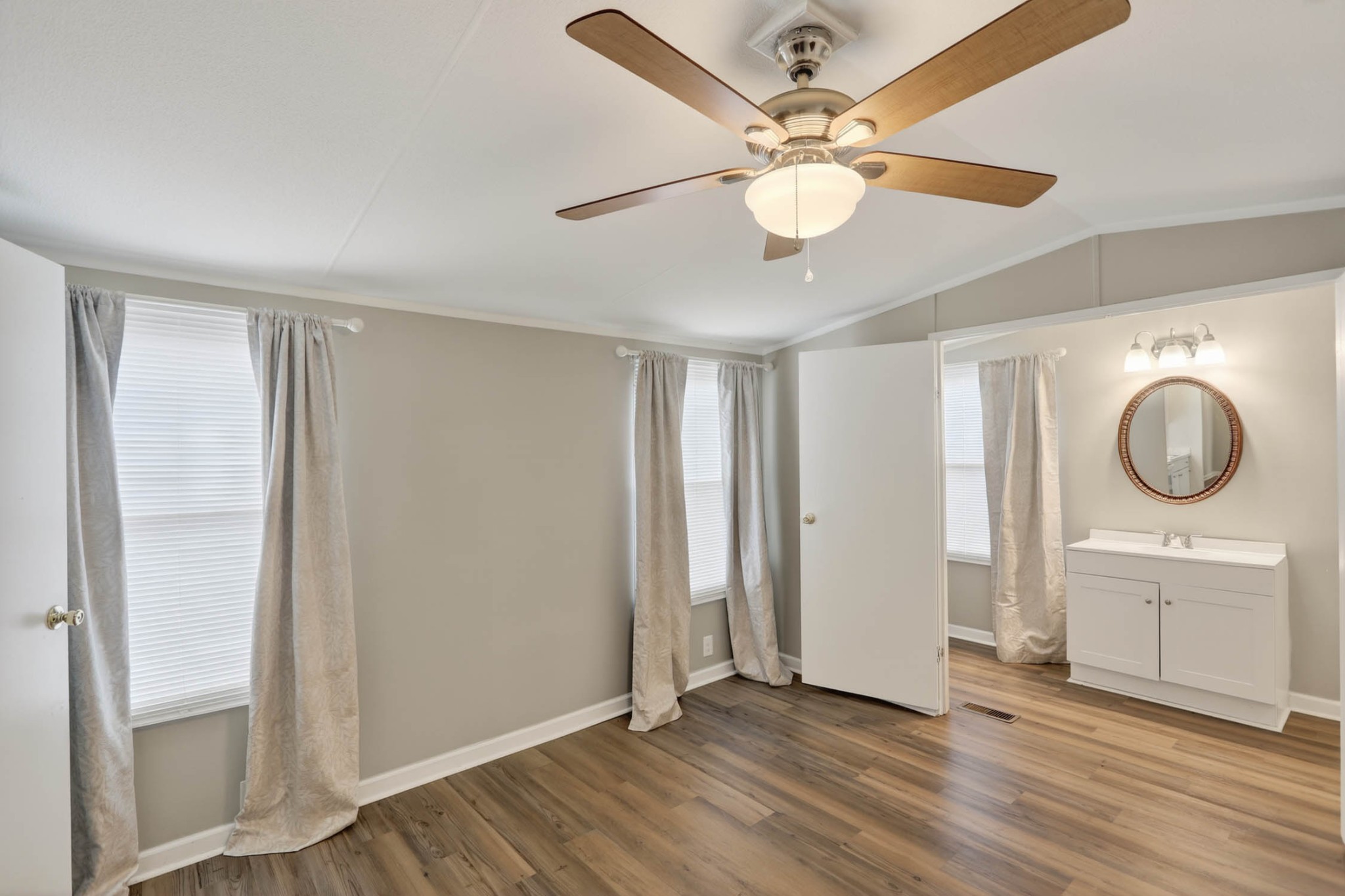 4337 Woodrow Wilson Road White House, TN 37188 - Photo 18 of 28 a view of a room with wooden floor and fan