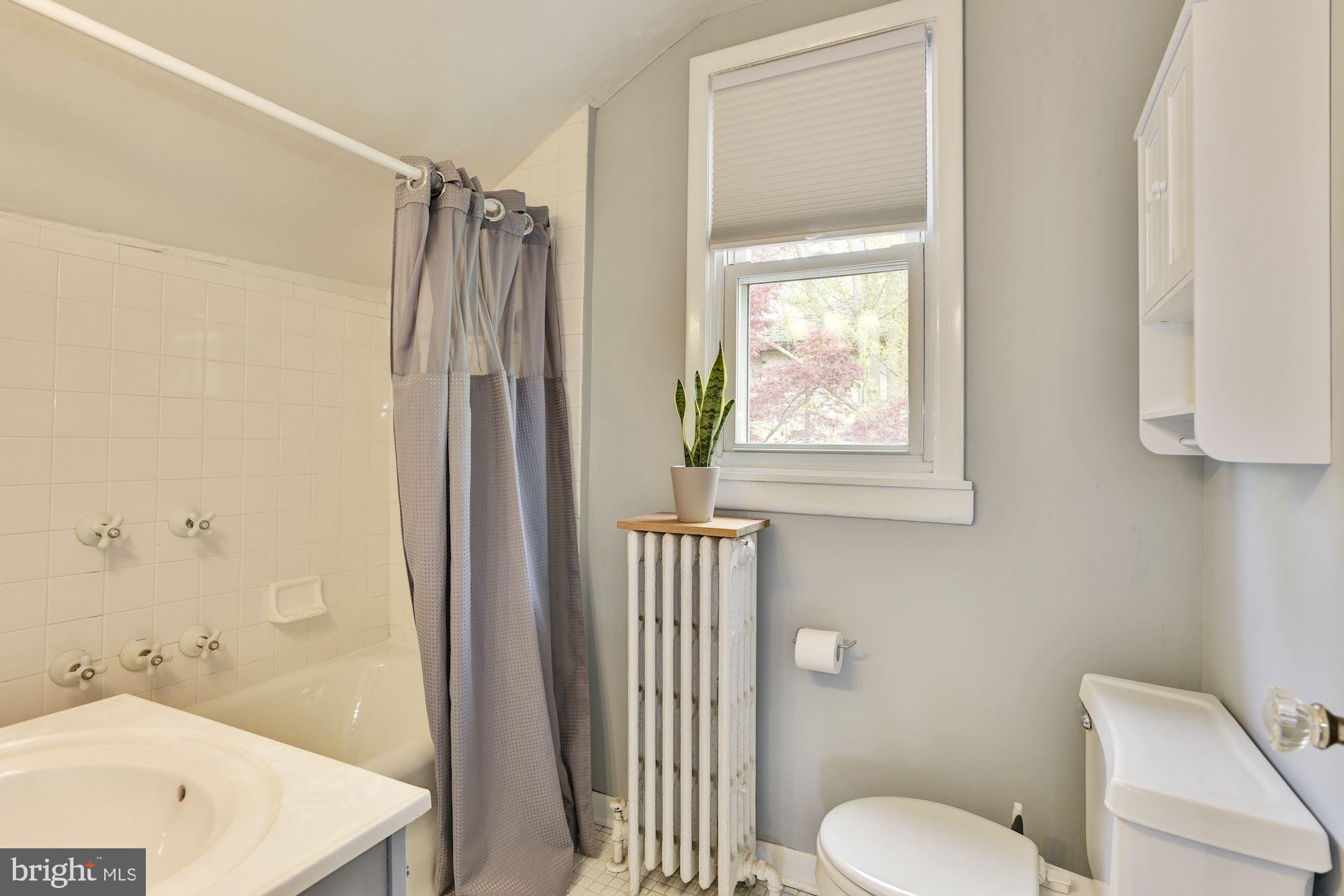 3214 Beverly Road Baltimore, MD 21214 - Photo 18 of 32 Full Bath