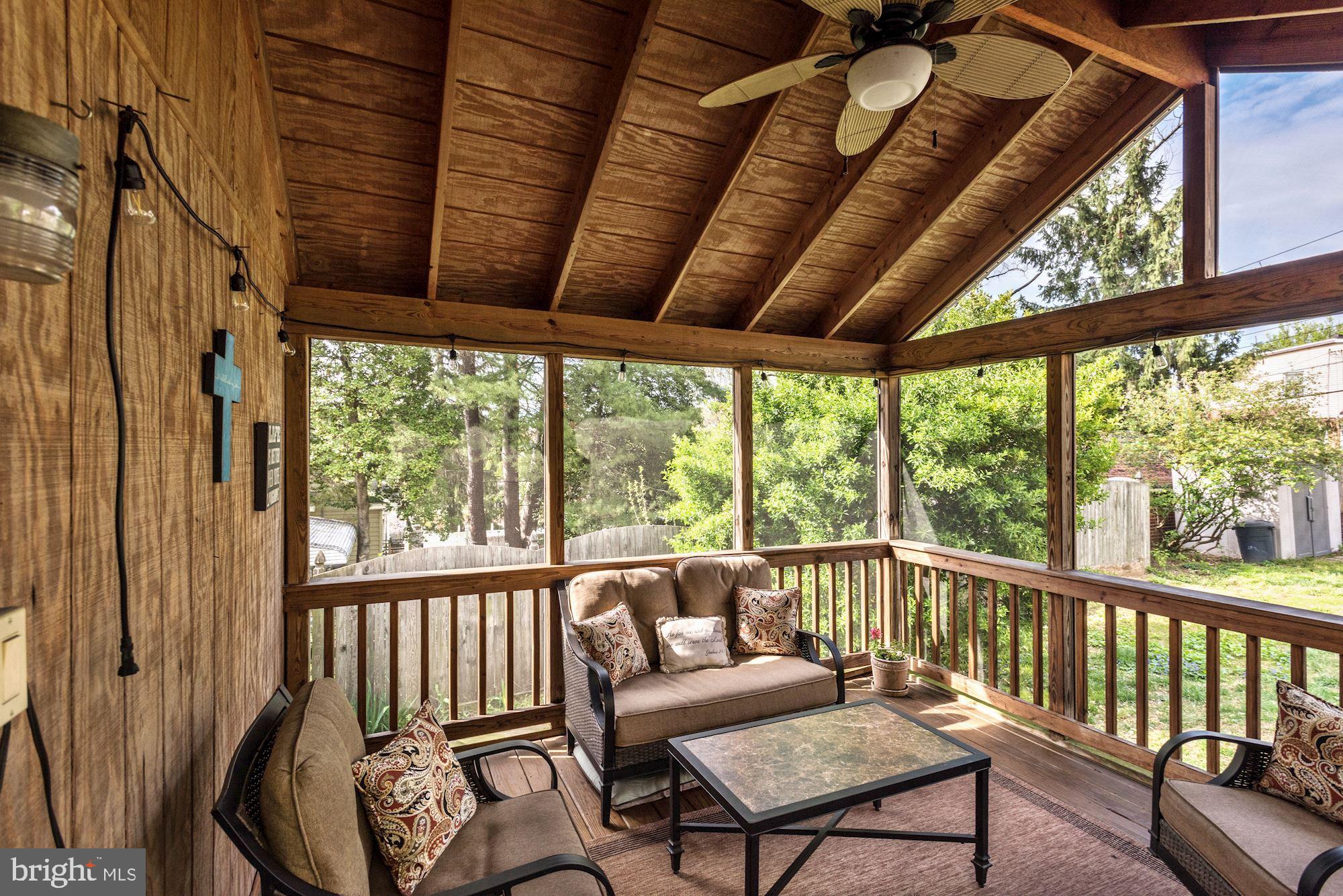 3214 Beverly Road Baltimore, MD 21214 - Photo 21 of 32 Screened Porch