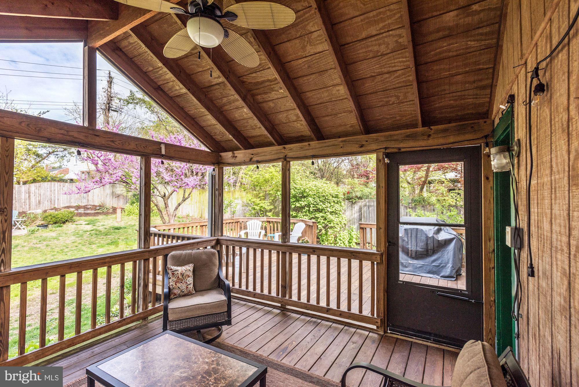 3214 Beverly Road Baltimore, MD 21214 - Photo 23 of 32 Screened Porch