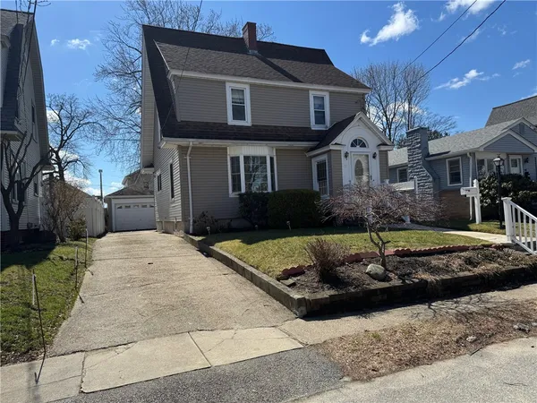 $449,900 | 72 Concord Avenue, Cranston, RI 02910