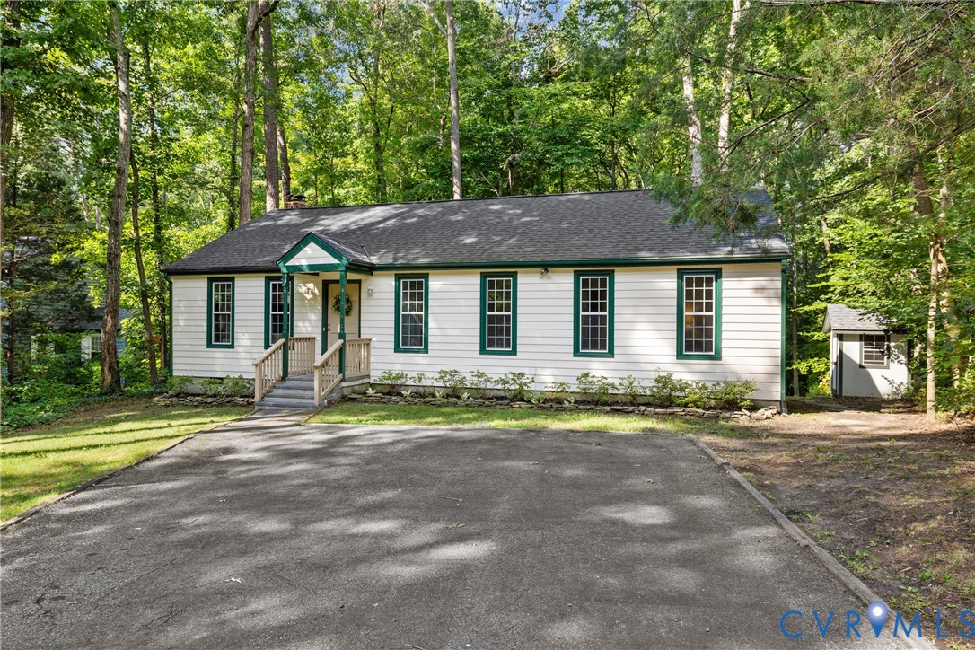 4906 Court Ridge Terrace Midlothian, VA 23112 - Photo 1 of 37 Gallery Image 1