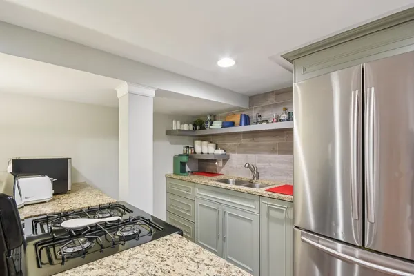 $475,000 | 2928 North Rutherford Avenue, Chicago, IL 60634