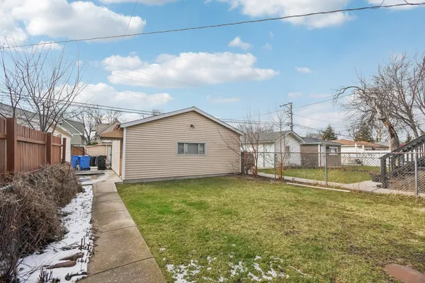 $475,000 | 2928 North Rutherford Avenue, Chicago, IL 60634