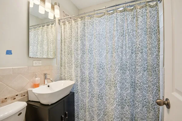 $475,000 | 2928 North Rutherford Avenue, Chicago, IL 60634