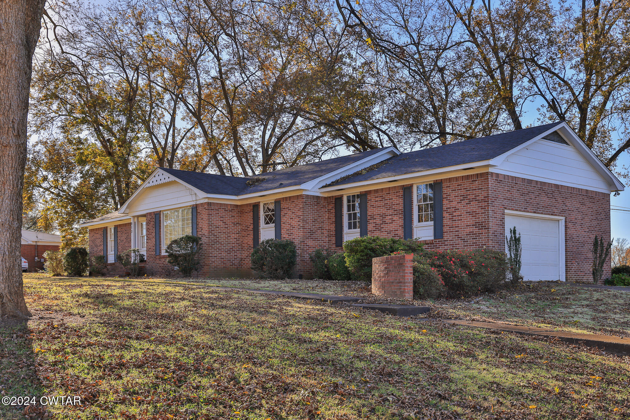 913 South Trenton Street Rutherford, TN 38369 - Photo 3 of 34 FT8A0544