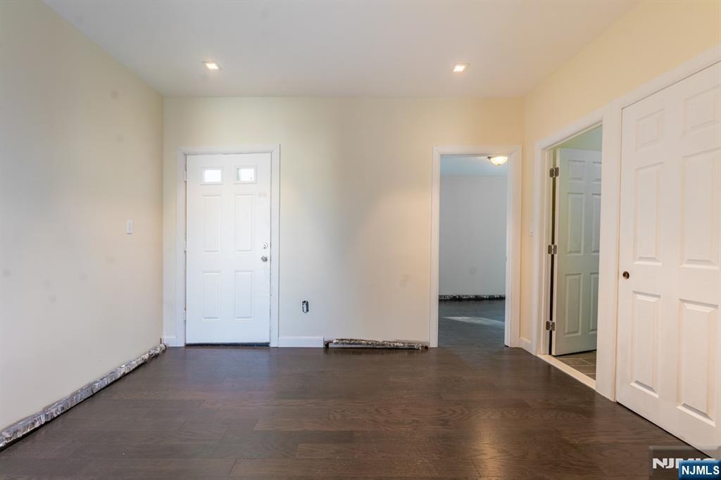 446 East 24th Street Paterson, NJ 07514 - Photo 11 of 17