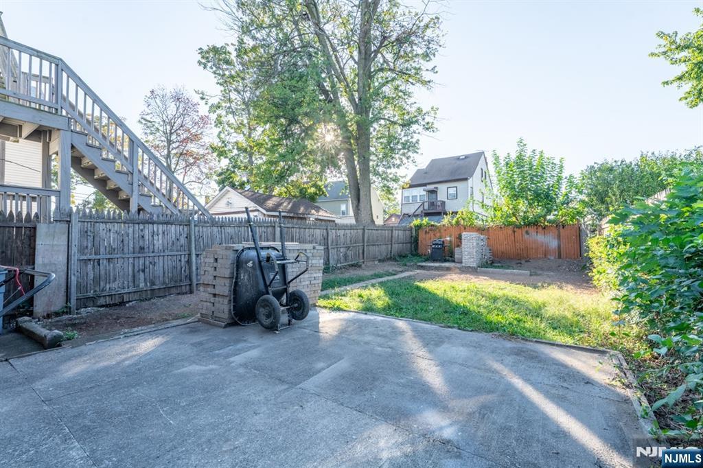 446 East 24th Street Paterson, NJ 07514 - Photo 12 of 17