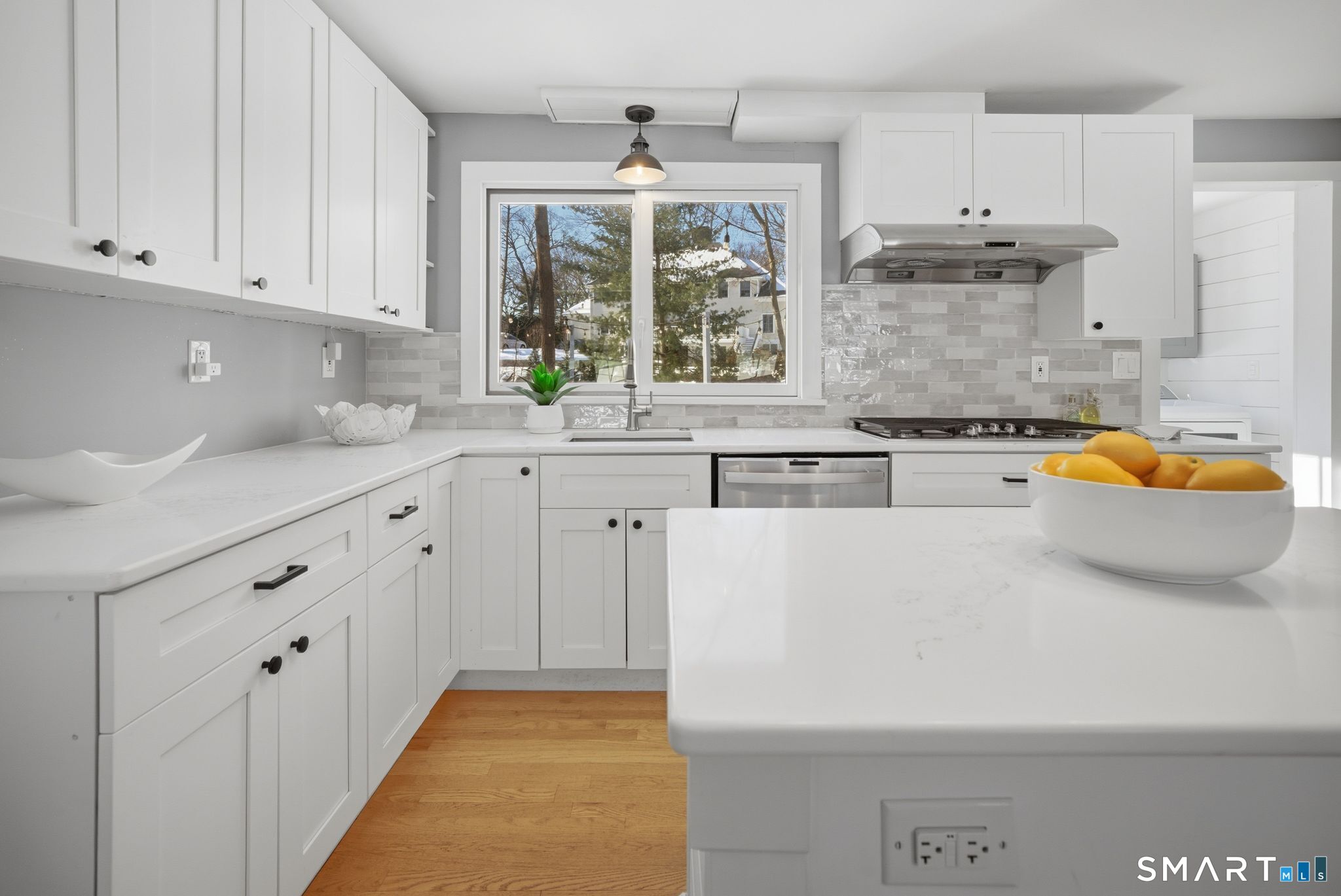 341 Crestwood Road Fairfield, CT 06824 - Photo 7 of 32