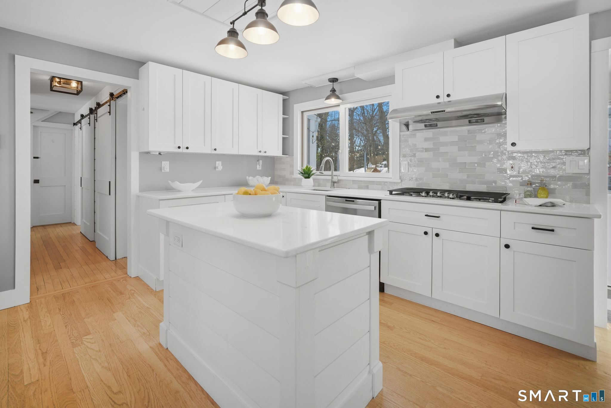 341 Crestwood Road Fairfield, CT 06824 - Photo 8 of 32