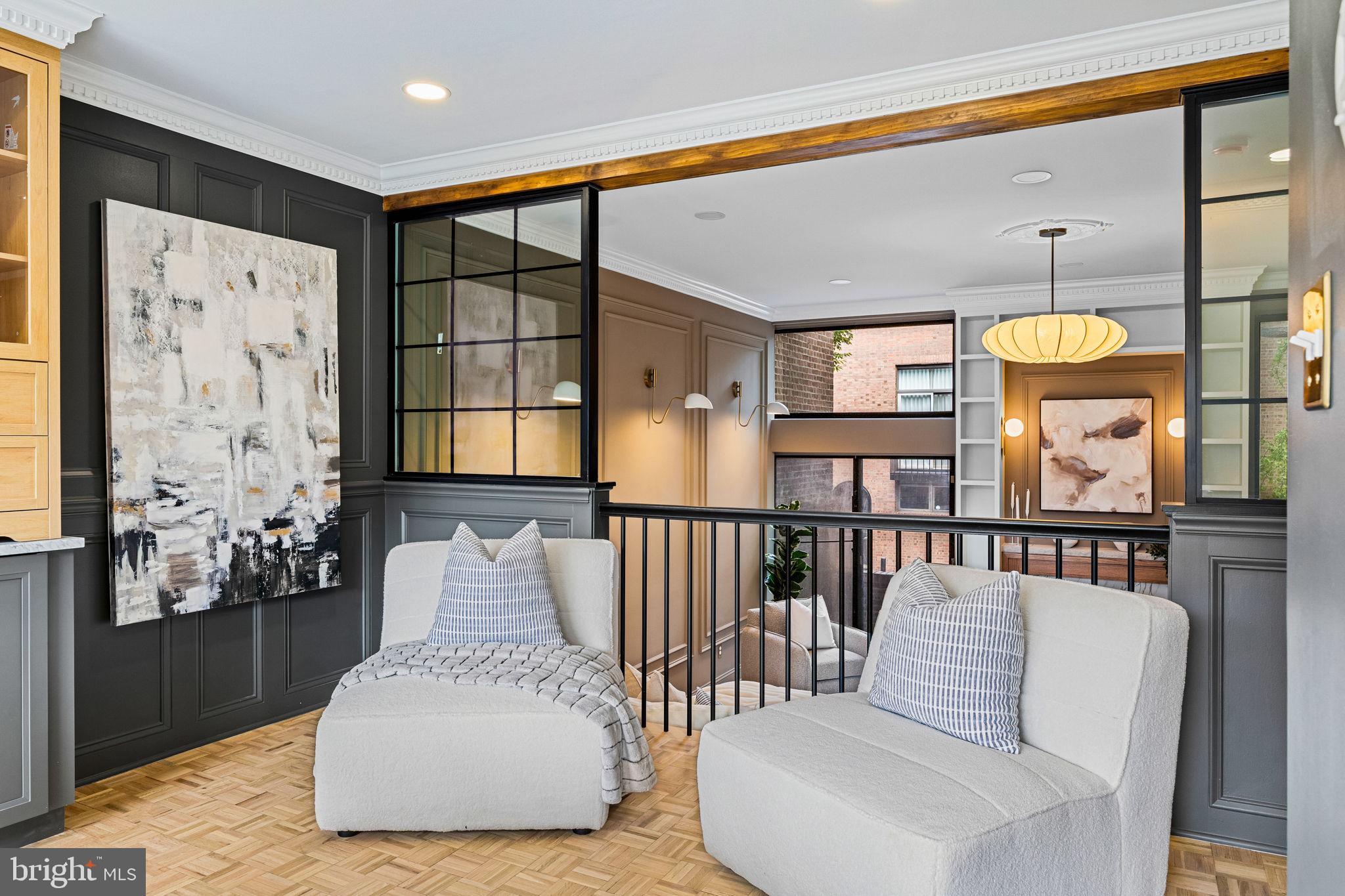 242 Locust Street Philadelphia, PA 19106 - Photo 12 of 62 a living room with furniture