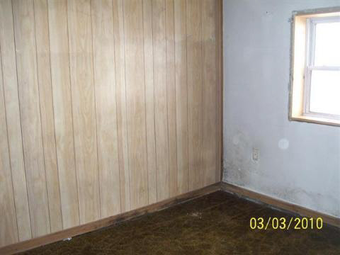 855 Addison Street Adrian, MI 49221 - Photo 10 of 11 943276-9.JPG