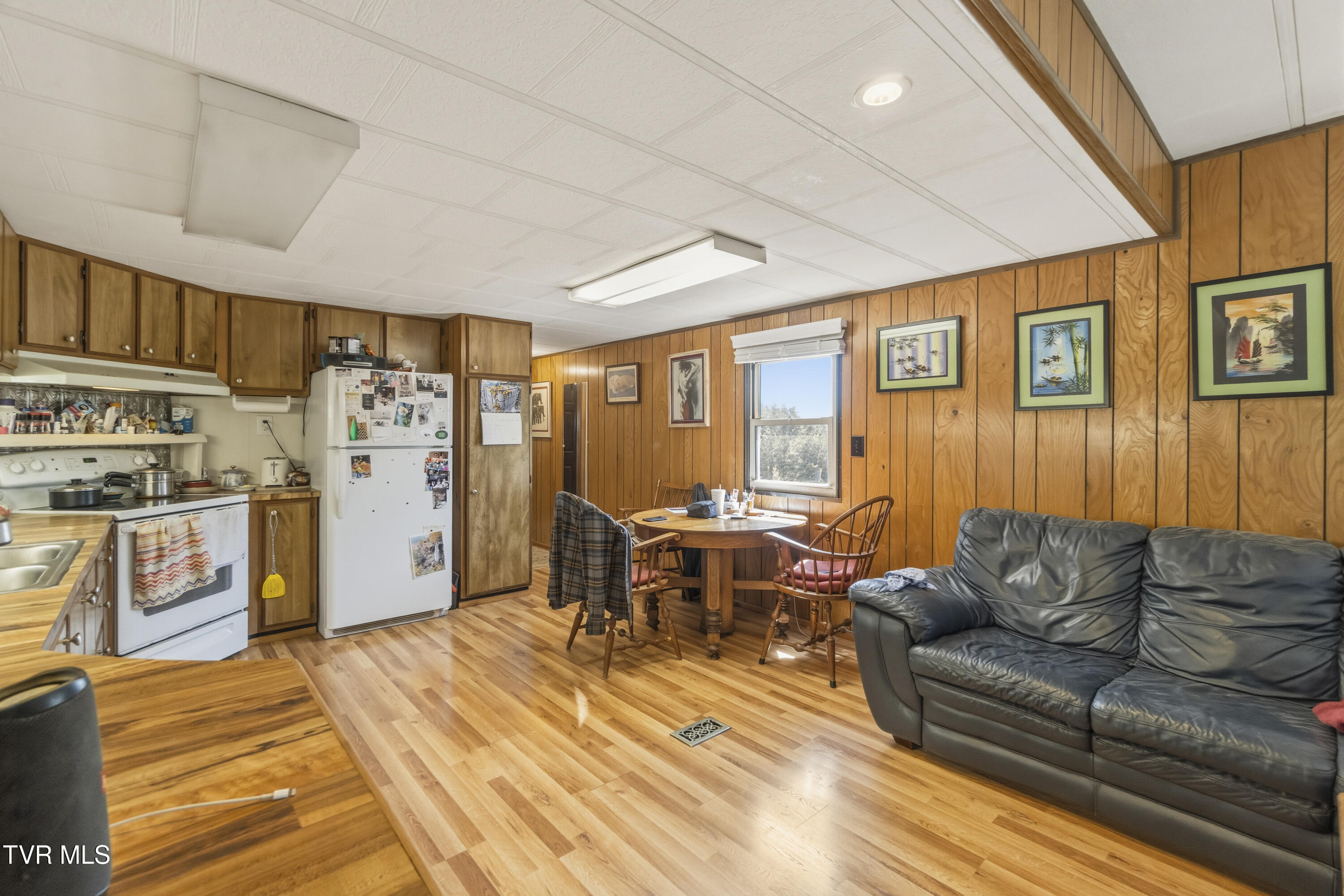 701 Doc Hawkins Road Greeneville, TN 37745 - Photo 21 of 51 DSC06665