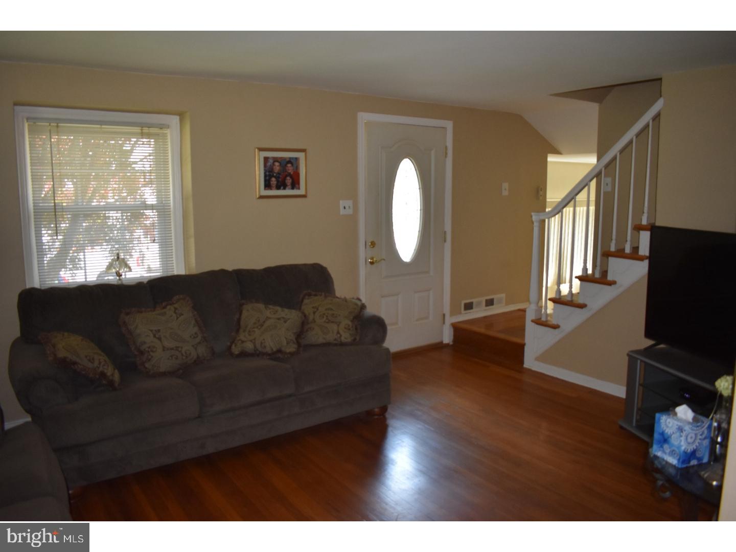 2221 Clayton Road Morton, PA 19070 - Photo 3 of 16 Gallery Image 3