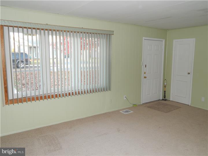 236 Chelsea Road Fairless Hills, PA 19030 - Photo 2 of 12 Living Room